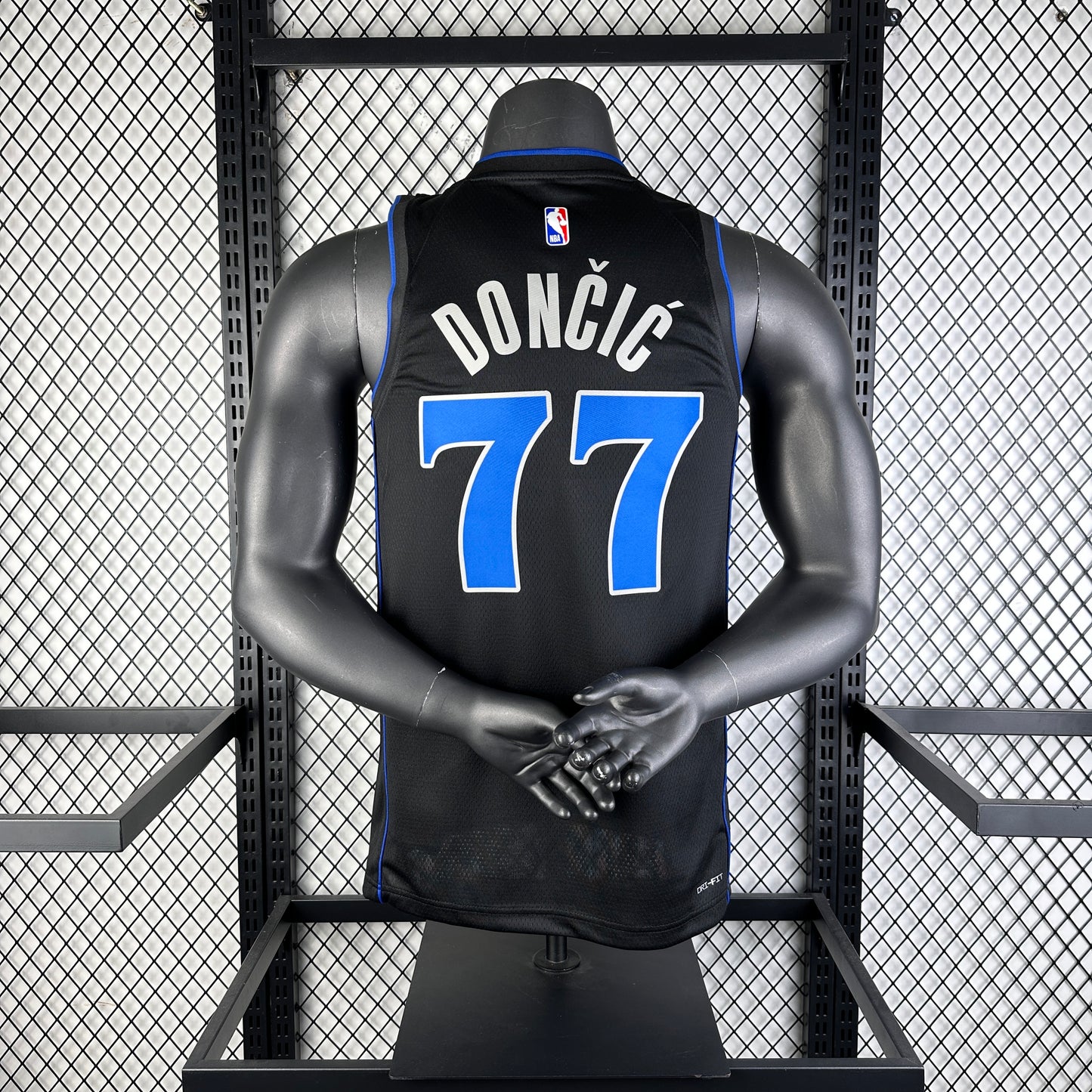 Dallas Mavericks Luka Dončić Nike Black 2023/24 NBA Swingman Jersey - City Edition