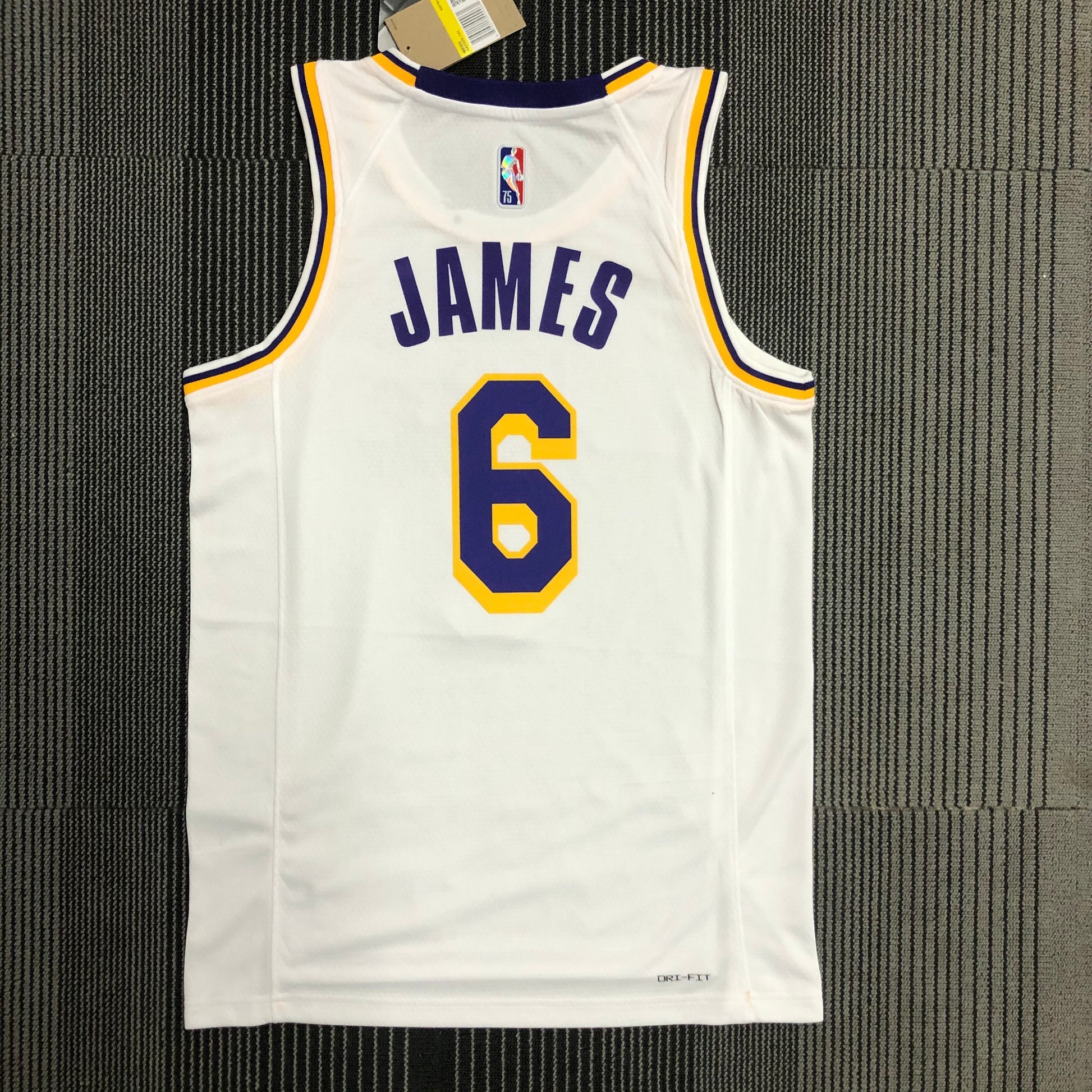 LeBron James Los Angeles Lakers Nike Swingman Jersey White - Association Edition