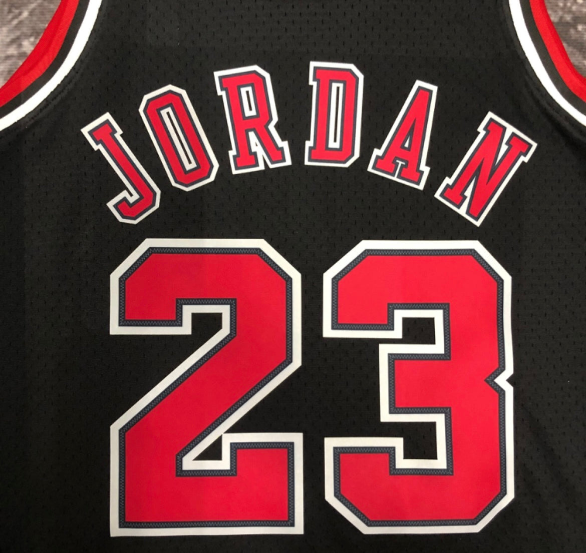  Mitchell & Ness Chicago Bulls Authentic Michael Jordan #23  Black 1997/98 Hardwood Classics Alternate Jersey (Small) : Sports & Outdoors